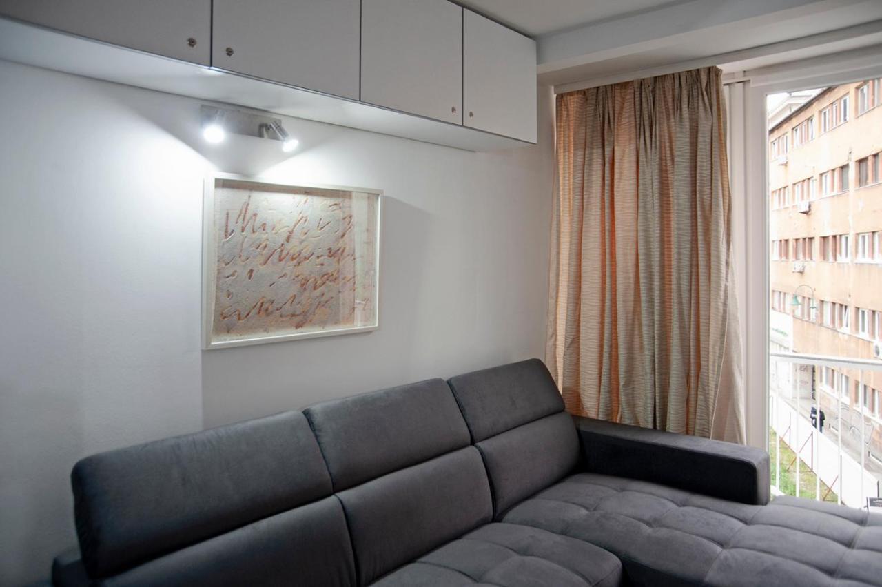 Studio Apartment Theatre View Sarajevo Buitenkant foto